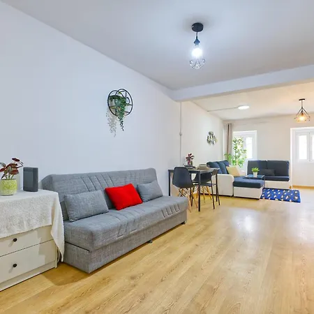 Big And Flat * Lisbon