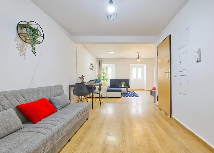 Διαμέρισμα Big And Flat *